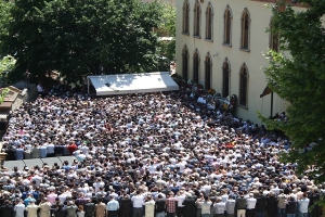 ADEM TÜYSÜZ TOPRAĞA VERİLDİ