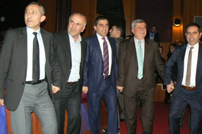 AKP'LİLER HOP OTURUP HOP KALKTI!