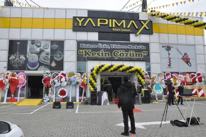 DEV MARKET YAPIMAX İZMİT'TE HİZMETTE