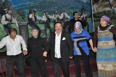 DOSTLAR KADIRGA YİNE ŞENLENDİRDİ