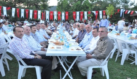 KARTEPE'DE YÜZLERCE KİŞİ BU İFTARDA BULUŞTU