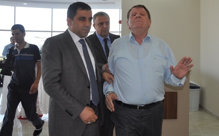 KOTO'DA KELEŞ SALONU TERK ETTİ