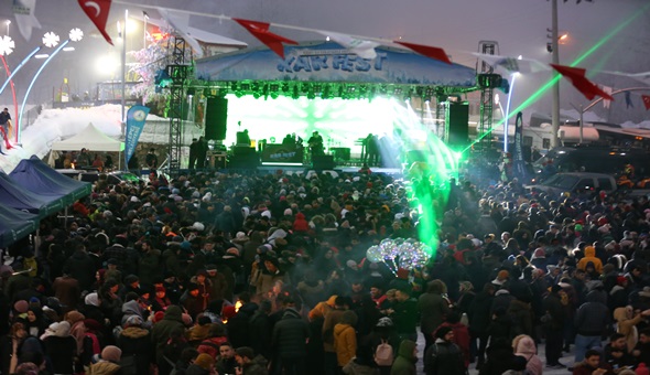 10 binler KARFEST’te buluştu