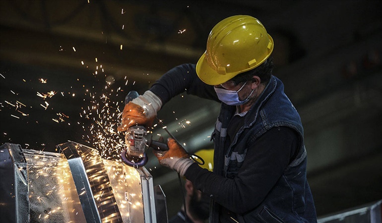 10 sektörden 9’unda üretim yavaşladı