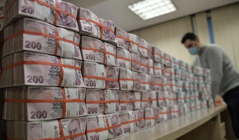 100 liralık verginin 18 lirası faize gitti