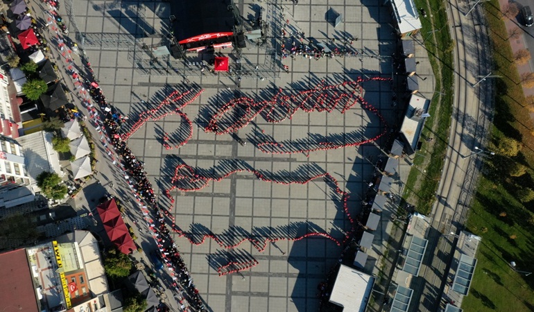 1380 kişilik dev zeybek gösterisi nefesleri kesti!