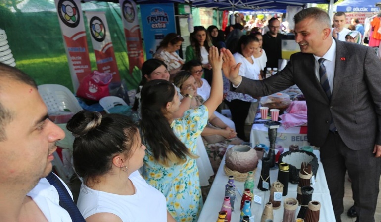 14. Geleneksel Bahar Şenliği Gölcük'te başlıyor