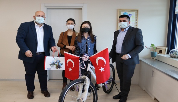 23 Nisan Şiir Yarışması’nın ödülleri sahiplerini buldu