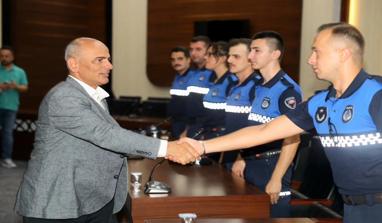 24 yeni zabıta memuru Körfez Belediyesi’nde işbaşı yaptı