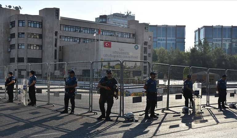 27 belediyeye kayyum mu atanacak?