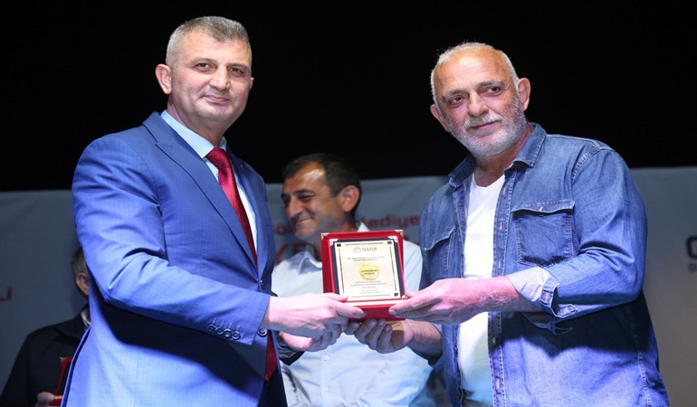 28.Yeşil İhsaniye Elma Festivali ödül töreni ve konserle tamamlandı