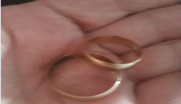 30 yıldır parmaklarında olan yüzükleri sattılar 