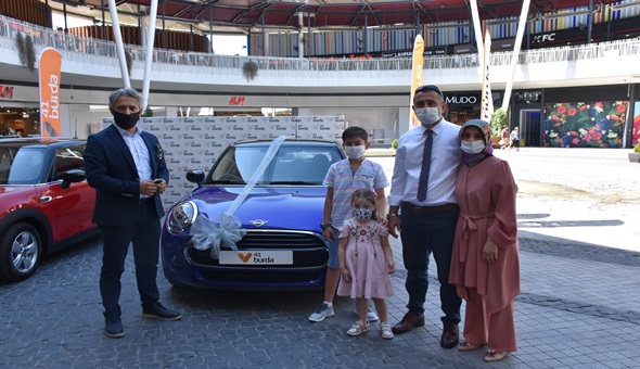41 Burda talihlileri Mini Cooperlarına kavuştu