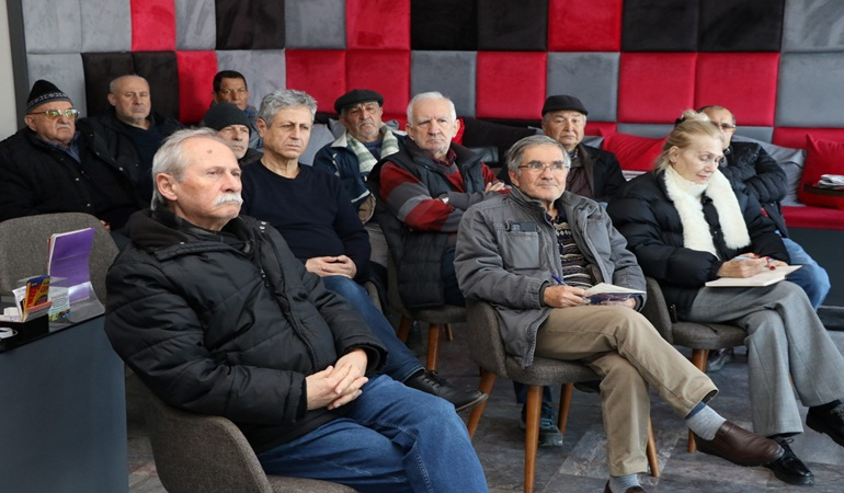 65 yaş üstüne güvenli internet kullanımı