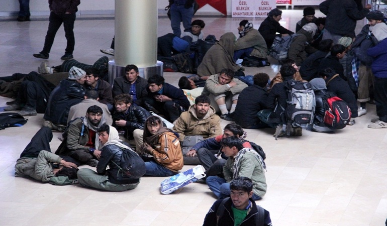 67 kaçak göçmen daha sınır dışı edildi