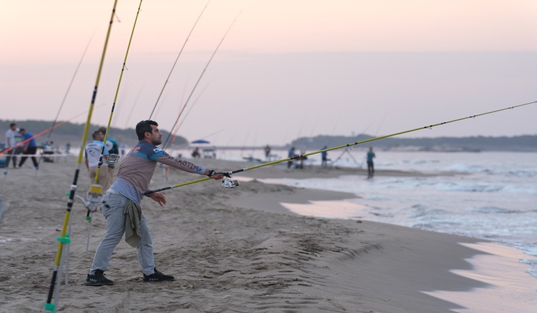 7 ülke ve 18 farklı şehirden gelip Kandıra’da balık tutmak için yarışacaklar