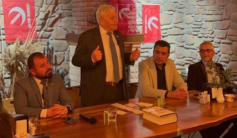 80 yaşındaki Mehmet Aras seçimler için sahaya indi