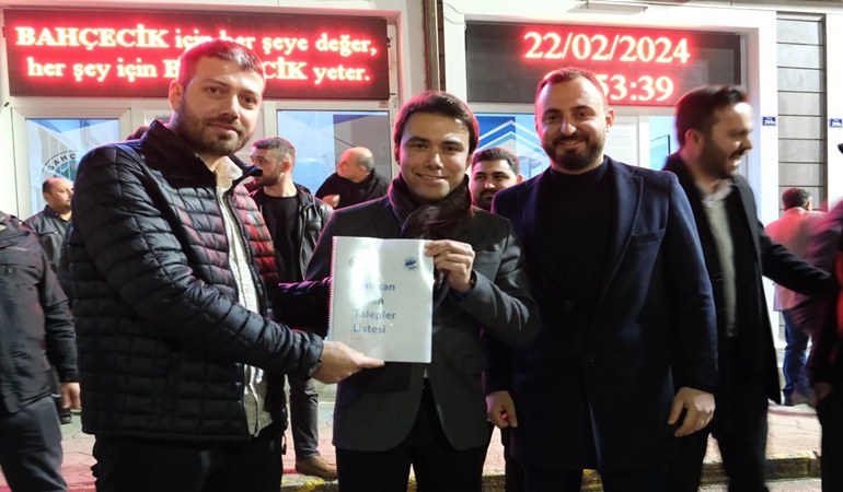 Acurman Bahçecik’te büyük alkış aldı