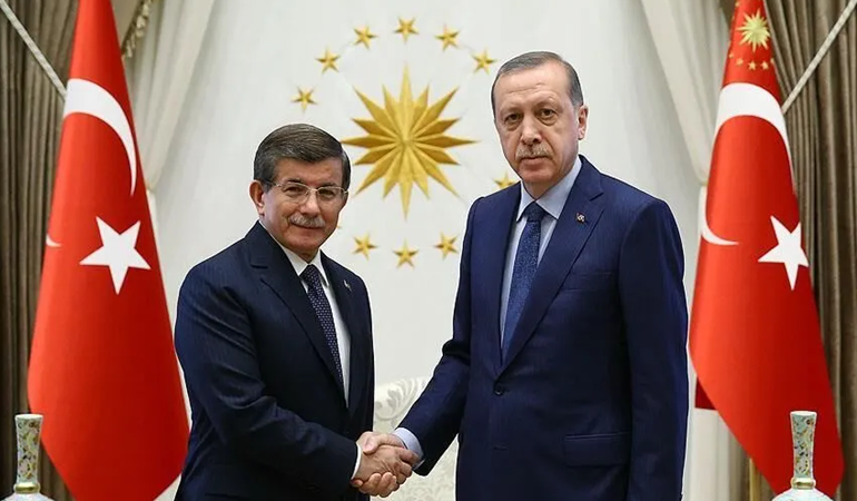 Ahmet Davutoğlu AKP'ye mi geçecek?
