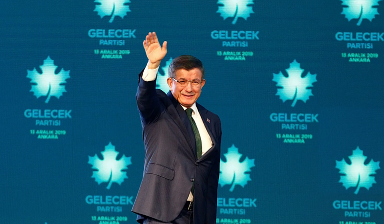 Ahmet Davutoğlu siyasete noktayı koydu!
