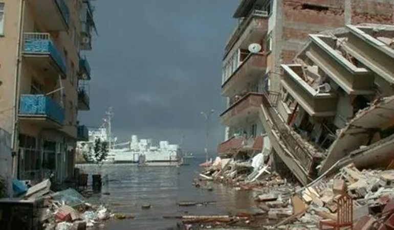 Ahmet Ercan’dan deprem uyarısı