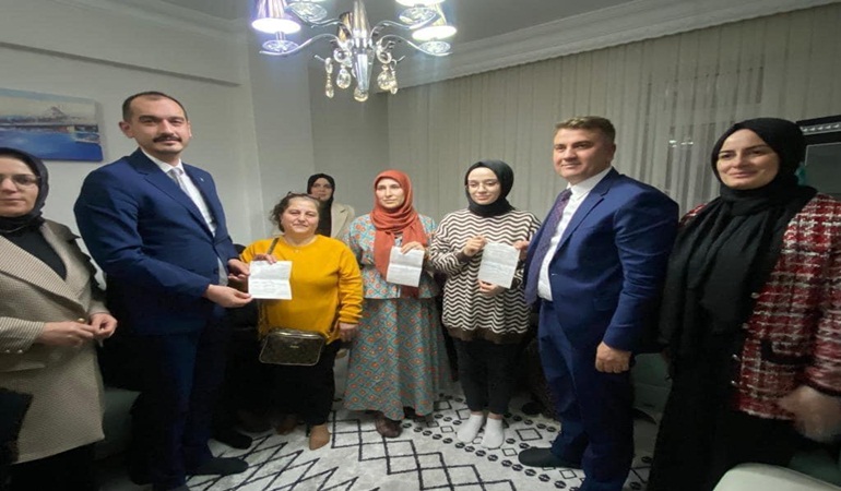 AK Parti İzmit’te 2023 seçimleri için vites yükseltti