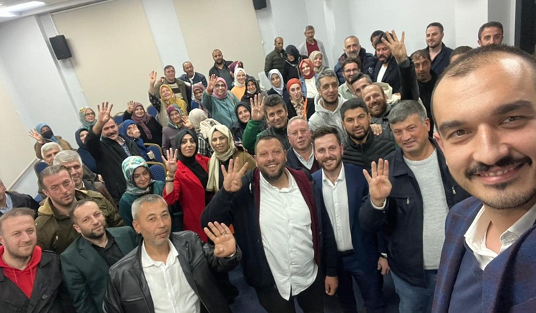 AK Parti İzmit’te işi sıkı tutuyor