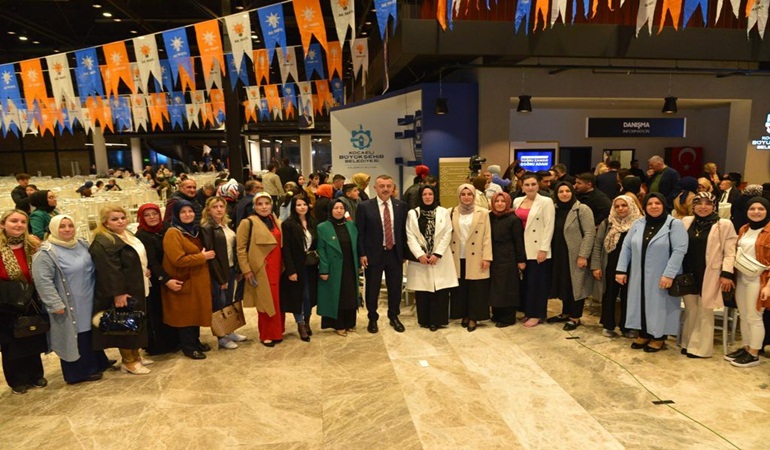 AK Parti Kocaeli, 3 bin kişilik iftarla Ramazan’ı noktaladı