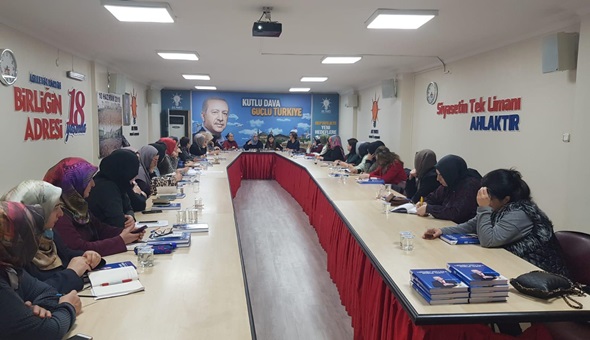 Ak Partili kadınlardan bağımlılıkla mücadele eğitimi
