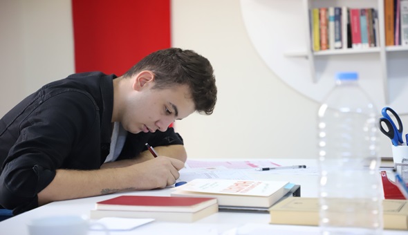 Akademi Lise yaz aylarında dolu dolu