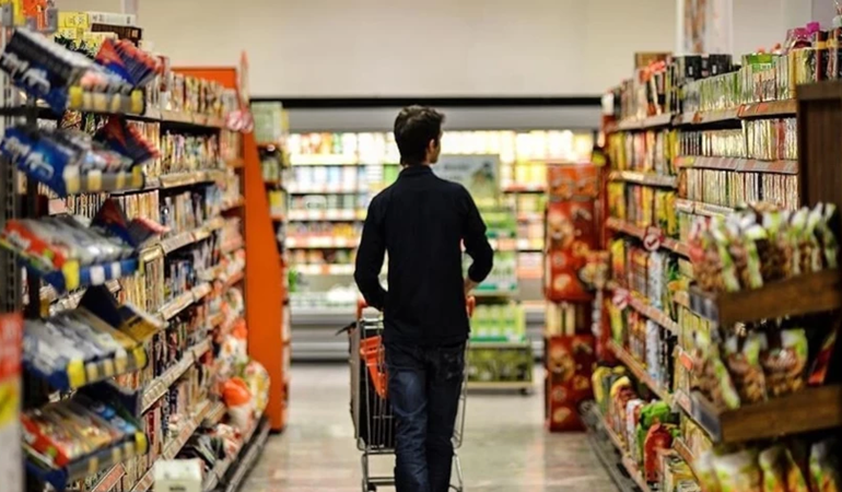 Akaryakıta gelen peş peşe zamlar iğneden ipliğe her şeyi etkileyek