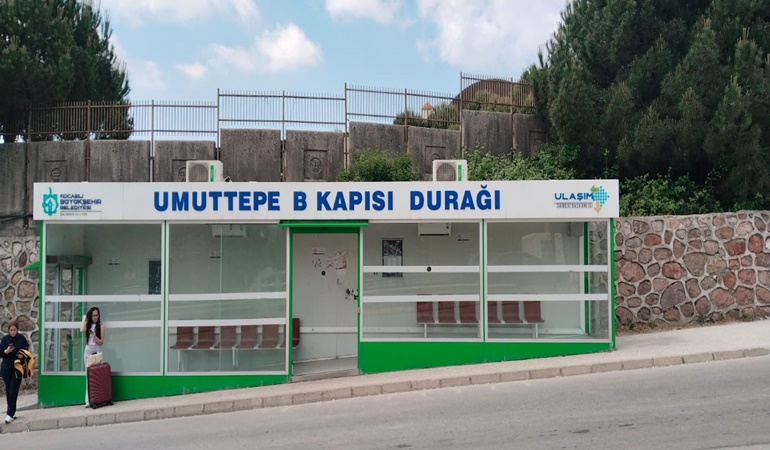 Akıllı duraktaki klimaya el atıldı!