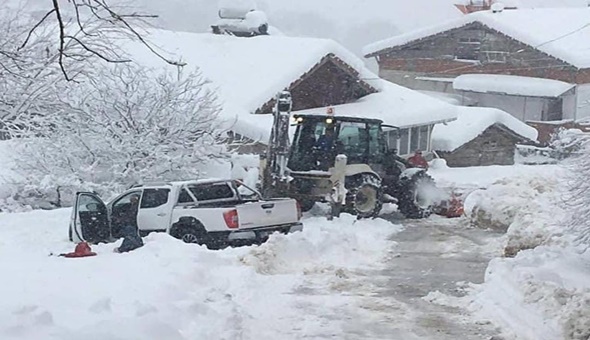 Akmeşe elektriksiz kalmasın diye cansiperane...