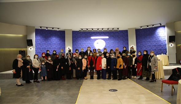 AKP Başiskele'de Kadın Kolları yönetimi de tamam