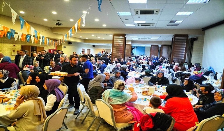 AKP Darıca’dan geniş katılımlı iftar!
