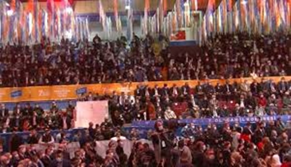 AKP'de lebaleb kongre ısrarının nedeni ne?