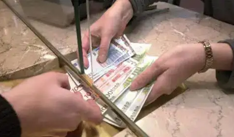 AKP'den borçlara erteleme ve vergi affı teklifi