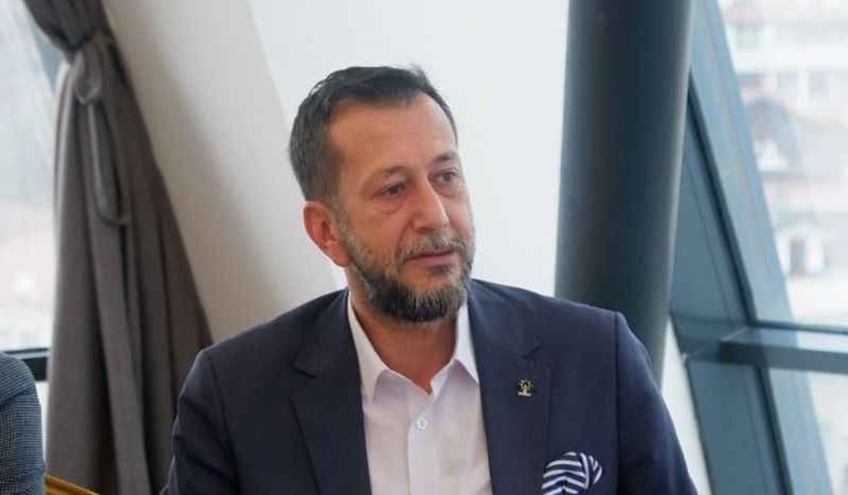 AKP Derince ilçe Başkanı Merdan’dan işçi çıkarma tepkisi