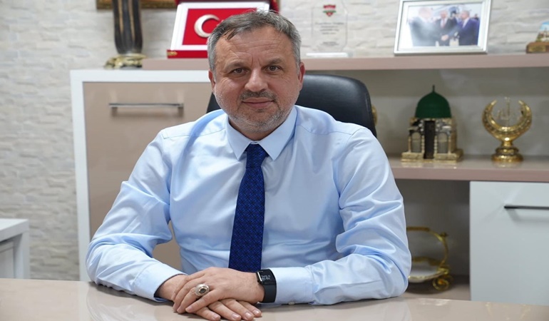 AKP’li Başkan Dokuzlar’dan İzmit Belediye Başkanı Hürriyet’e bir gönderme daha