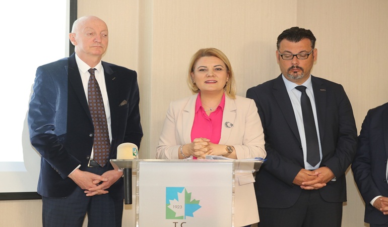 AKP’li belediyelere kredi var, İzmit Belediyesine yok!