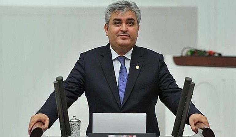 AKP’li eski vekil genç yaşta vefat etti