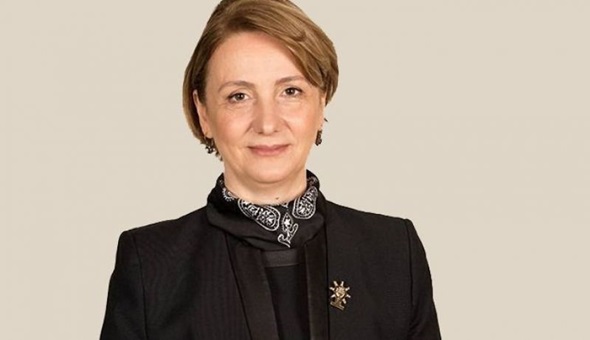 AKP'li vekil Emine Zeybek sessiz sedasız evlendi