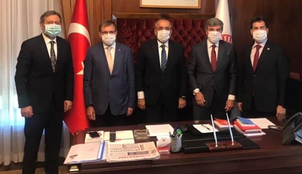 AKP'li vekiller Haydar Akar'ı tebrik etti