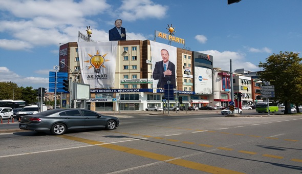 AKP'liler o kişiyi ölümle mi tehdit ediyor?    