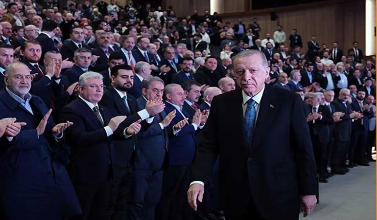 AKP'lilere sahada Tayyip Erdoğan'dan söz etmeyin talimatı  mı verildi?