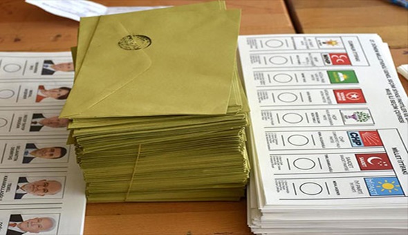 AKP'nin önceliği seçim yasaları!