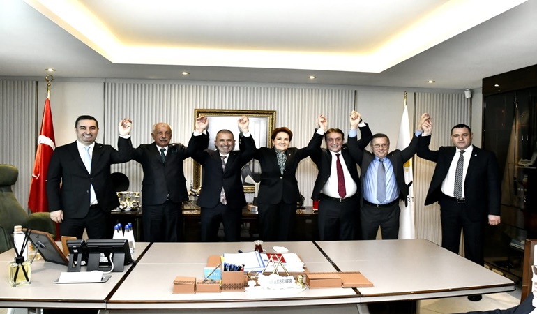 Akşener, İYİ Parti’nin İzmit, Çayırova ve Derince adaylarını tesmen ilan etti