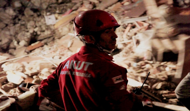 AKUT, 17 Ağustos Marmara Depremi anısına nöbette