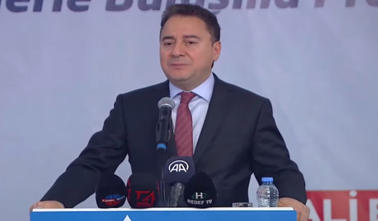 Ali Babacan Gebze’de sanayicilerle bir araya geldi
