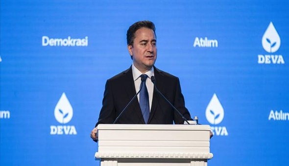 Ali Babacan iktidarı eleştirirken yayını kestiler!